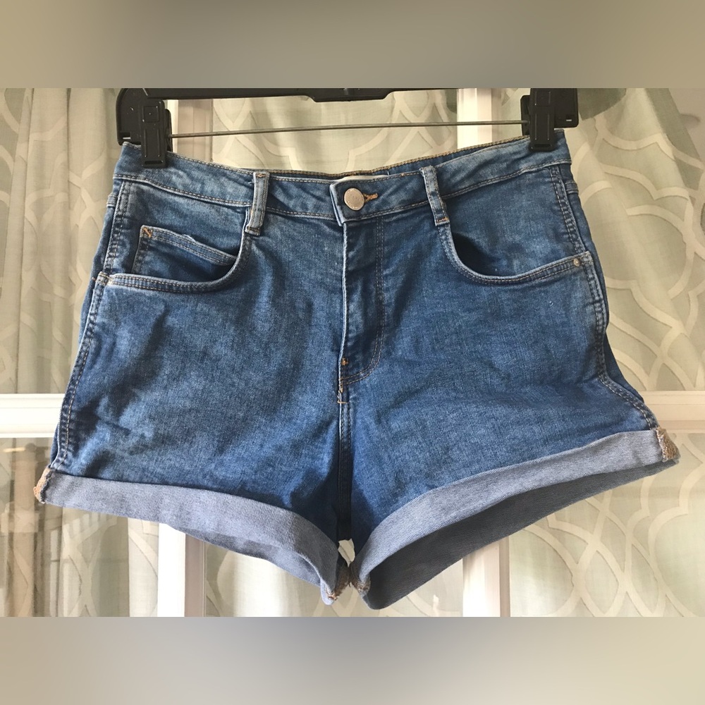 Zara Traffaluc denim collection shorts size 6 US women’s EUC